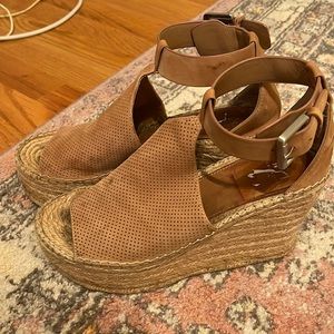 Marc Fisher Wedges
